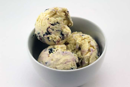 LAVENDER ICE CREAM WITH BLUEBERRIES