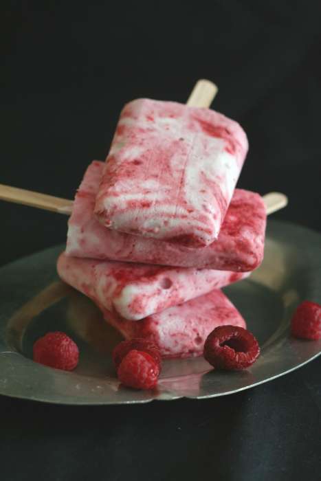 RASPBERRY COCONUT CREAM POPSICLES