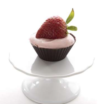 CHOCOLATE STRAWBERRY CHEESECAKE CUPS