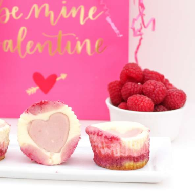RASPBERRY CHEESECAKE CUPCAKES