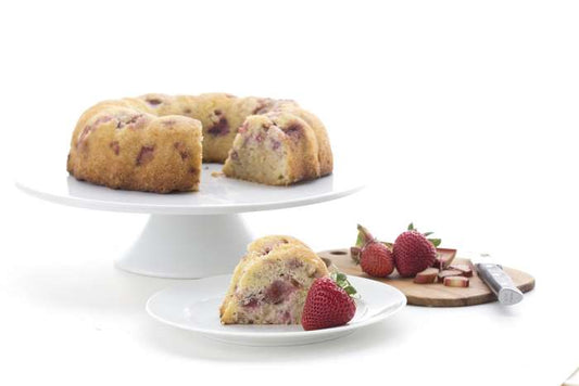 STRAWBERRY RHUBARB BUNDT CAKE